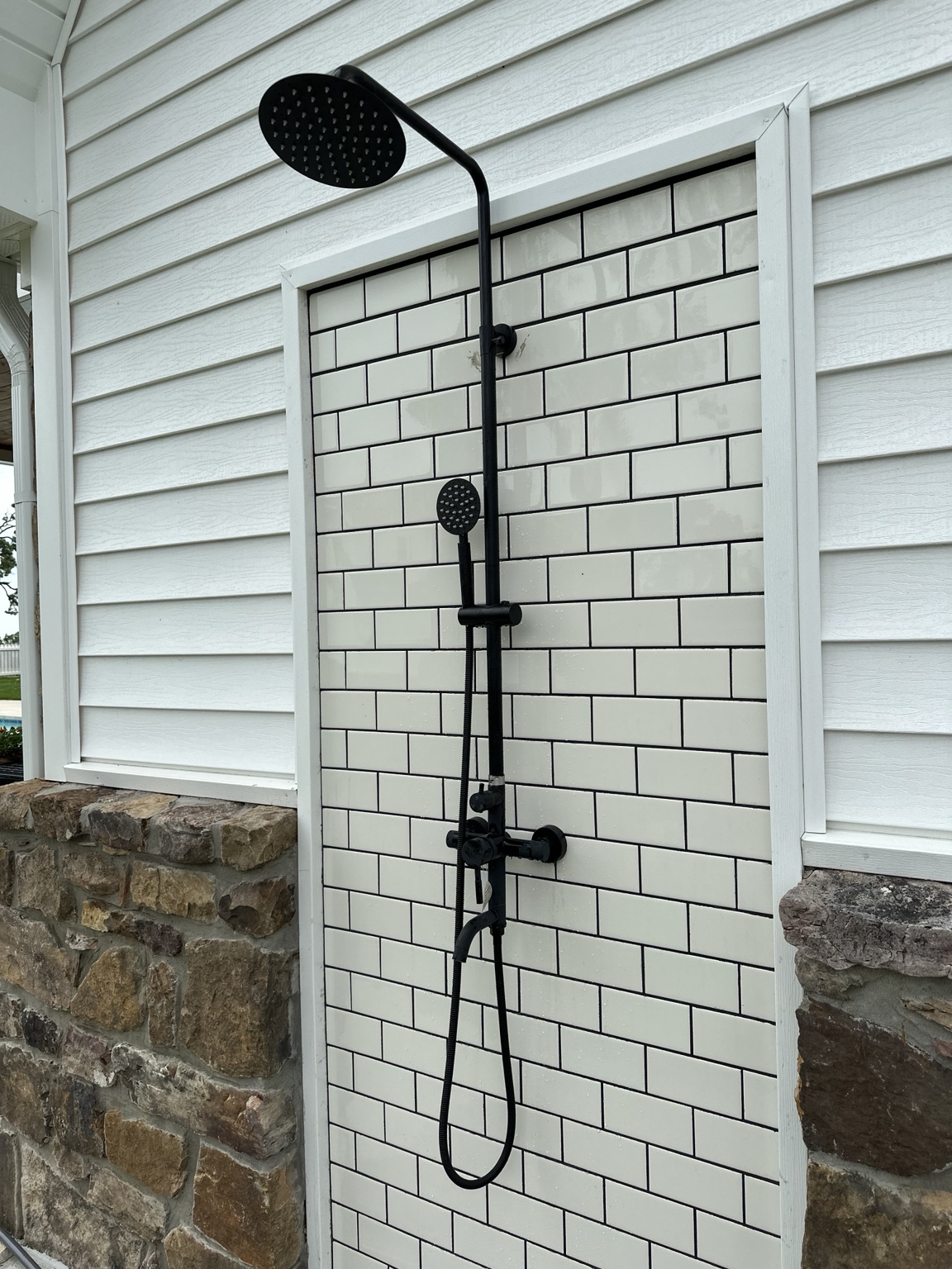 Outdoor shower plumbing